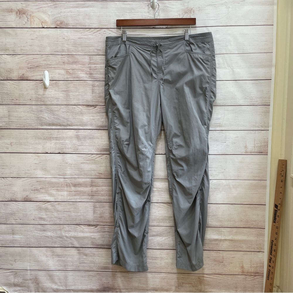 EX OFFICIO INSECT SHIELD CONVERTIBLE HIKING PANTS IN GRAY